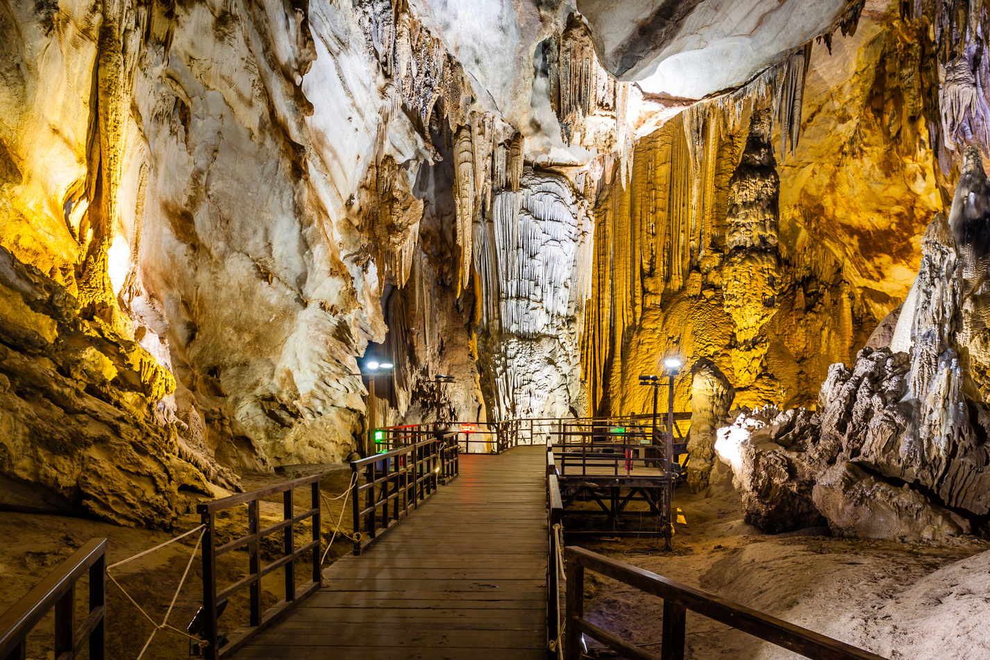 Paradise cave at Quang Binh